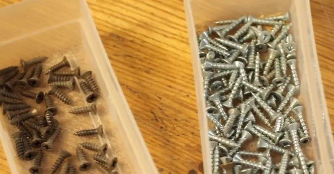 >32 – Common woodworking screws
