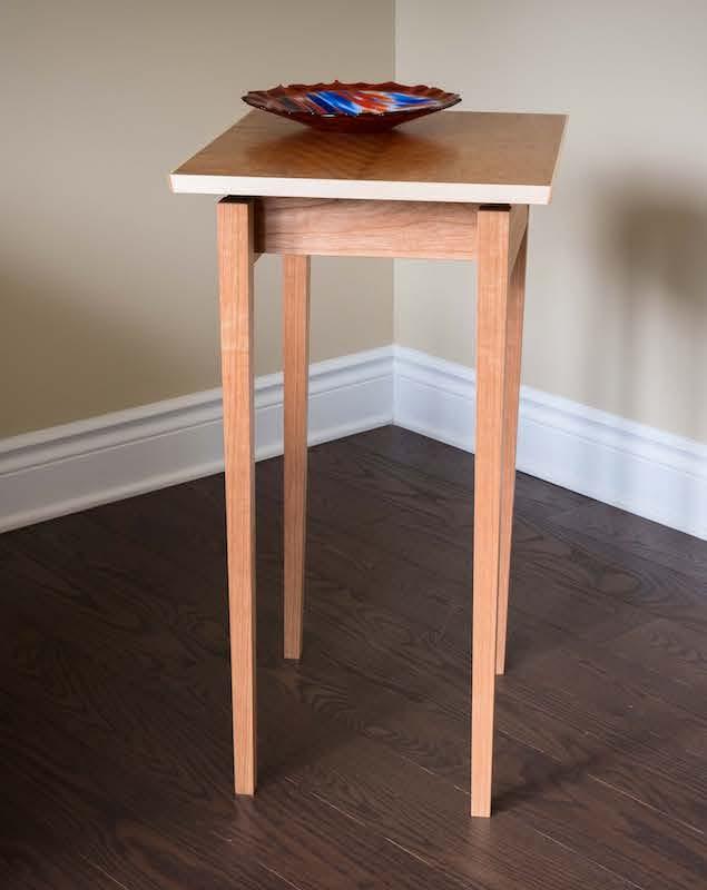 >Build a Side Table with a Floating Top