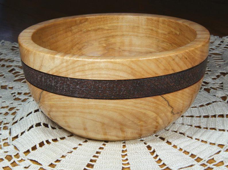 >Turn a Salad Bowl with a Textured Band