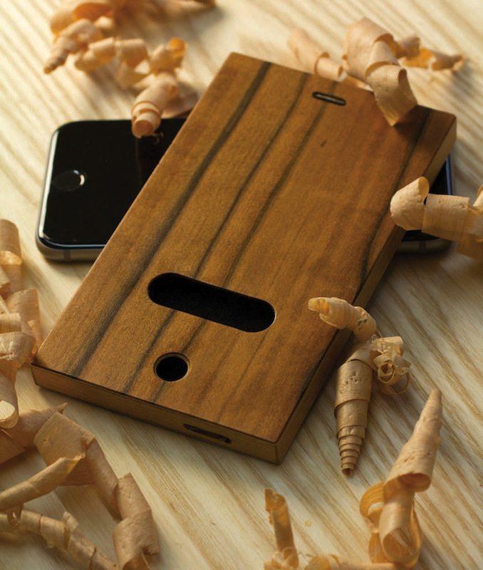 >Make a smartphone case