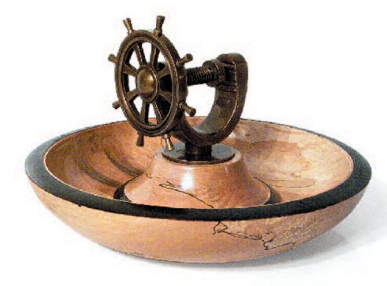 Shipswheel nutcracker