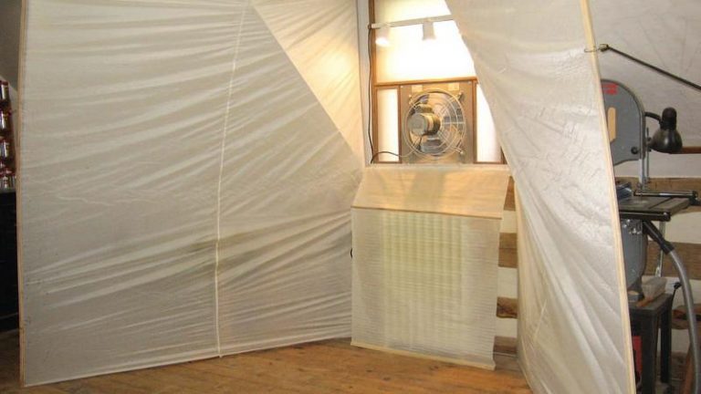 Lightweight fabric spray booth