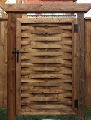 Add a Woven Gate to your Yard