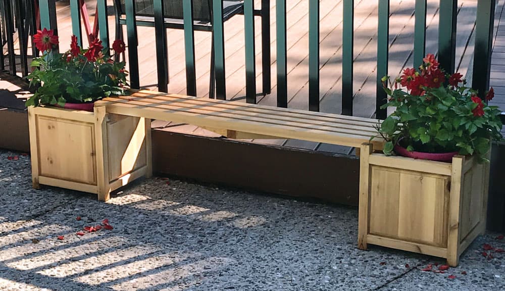 >Build a cedar planter bench