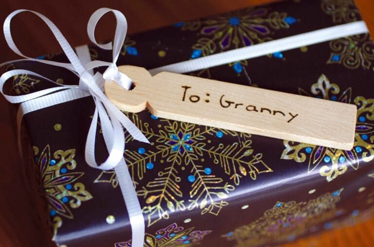 Wooden gift tags for the holidays