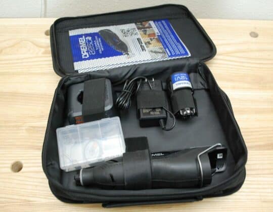 Multi Tool DREMEL 8260 (2 x 3,0 Ah + Charger + Carrying Case)