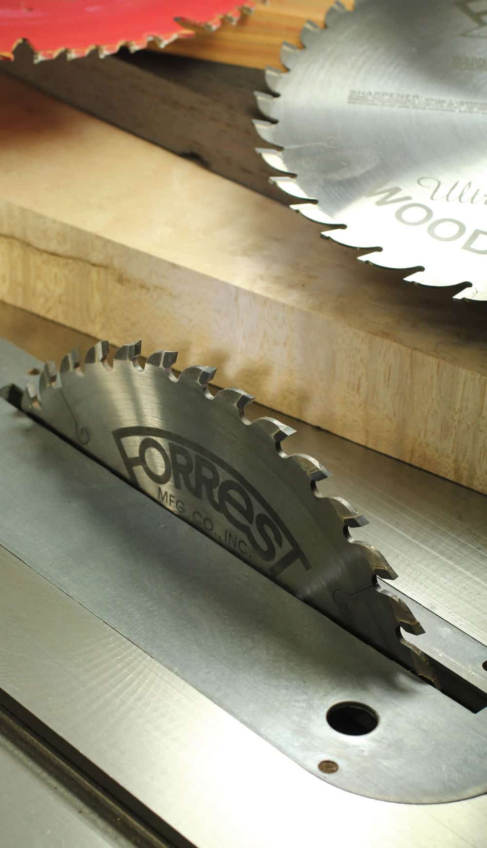 >Selecting and Using a Saw Blade