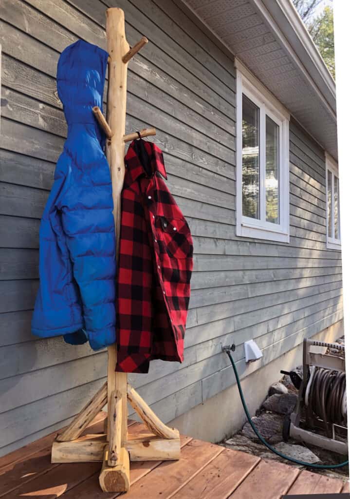 Make a rustic coat rack Canadian Woodworking