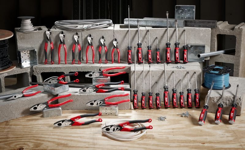>Milwaukee delivers user-driven innovation with new cutting pliers and screwdrivers