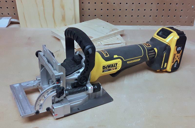 DEWALT DCW682B brushless cordless biscuit joiner
