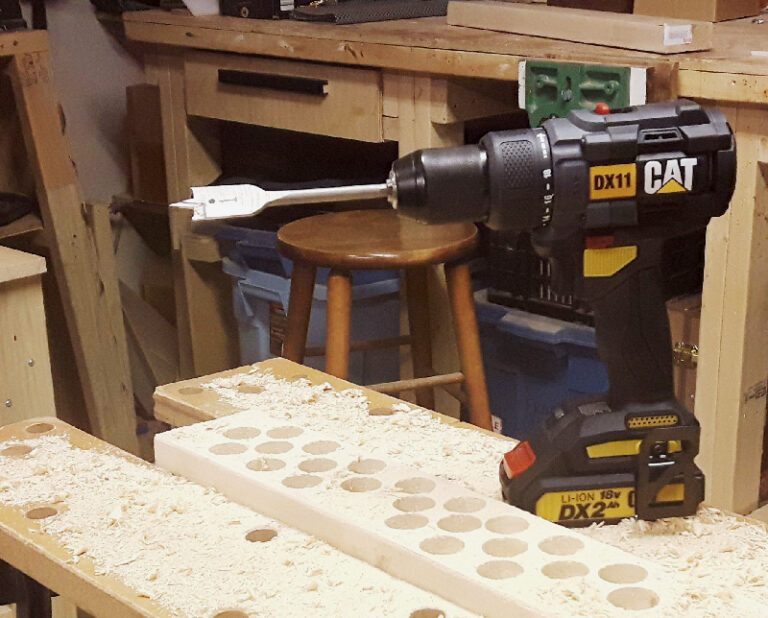 CAT 18V brushless 1/2″ drill/driver kit