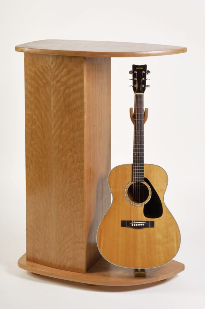 Guitar stand
