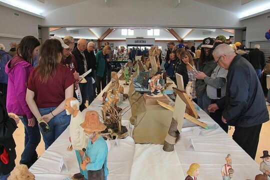 Niagara wood carvers