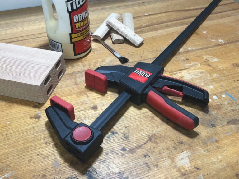 6 trigger/spreader clamps tested Canadian Woodworking