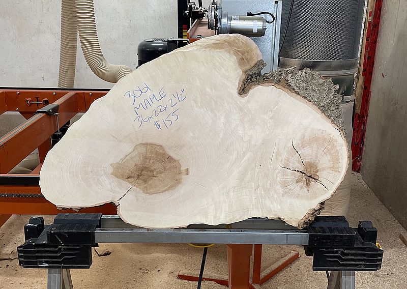 >Live edge slabs – ready for delivery