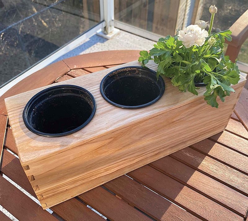 >Make a handsome planter box
