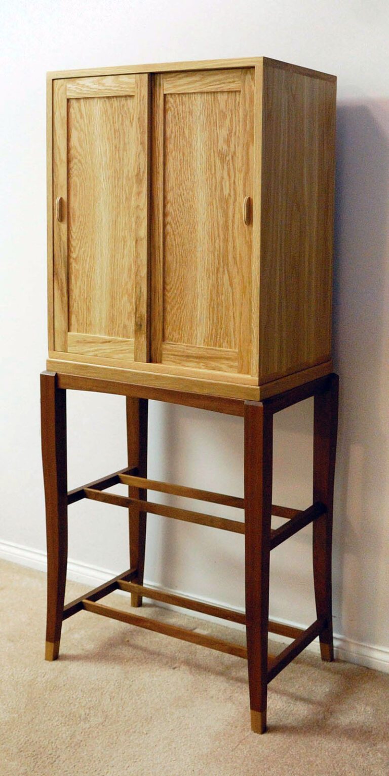 Make a cabinet on stand with sliding doors