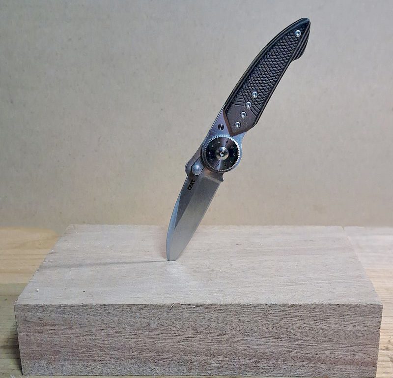 ></noscript>CRKT Walker Blade Lock folding knife