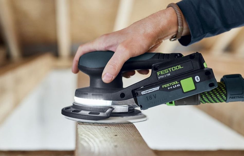Precise, cordless sanding
