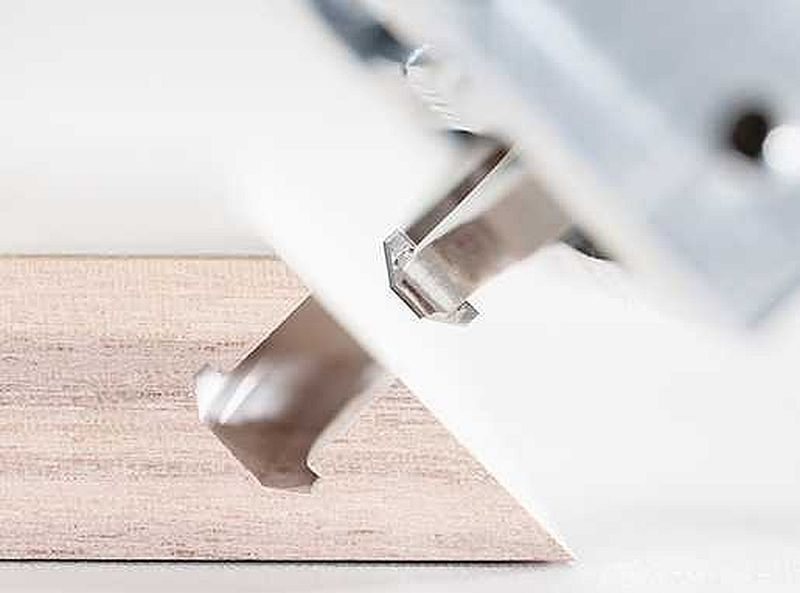 Zeta P2 biscuit slot